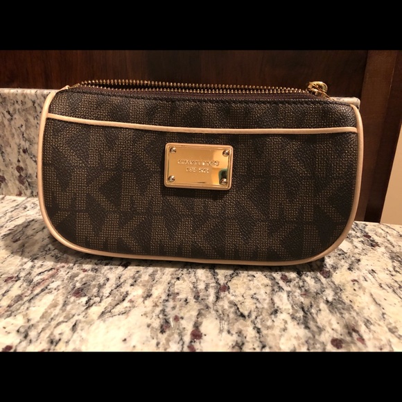 Michael Kors Handbags - Small Michael Kors Cosmetic Bag
